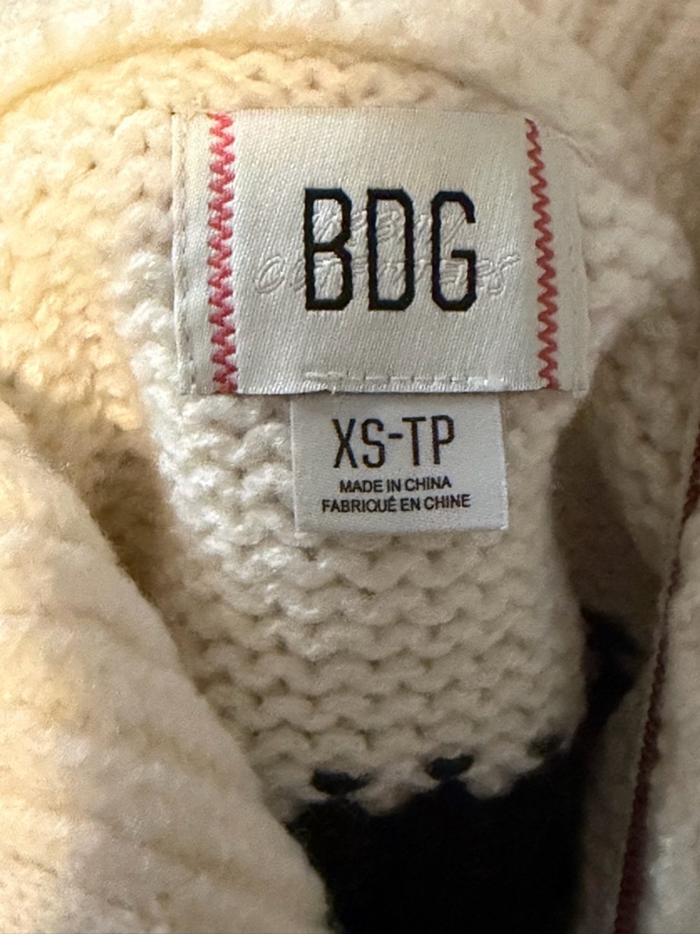 BDG Lizzie Alaska Husky Graphic Quarter Zip Pullover Sweater XS BNWT - Picture 9 of 10